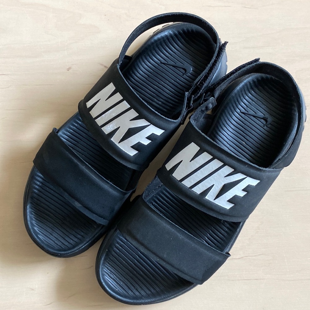 Nike Tanjun Sandals Black Womens Size 8